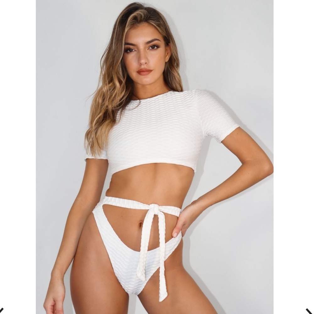 NWT MISSGUIDED Crinkle Cropped T-Shirt Bikini Top